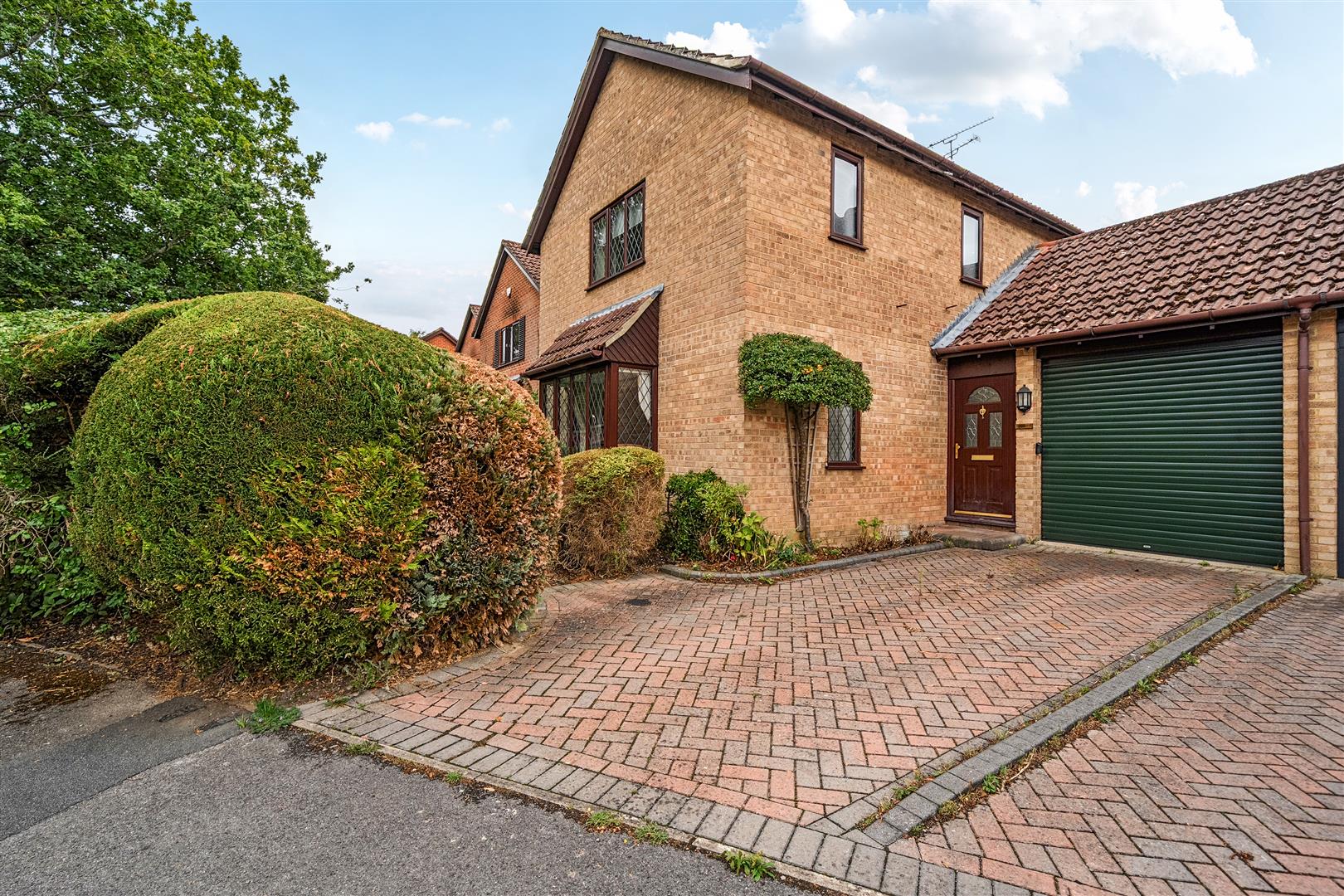 Chaucer Road, Crowthorne, Berkshire, RG45 7QN