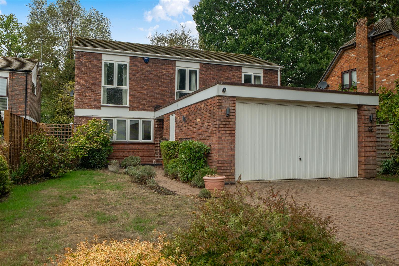 Wellesley Drive, Crowthorne, Berkshire, RG45 6AL