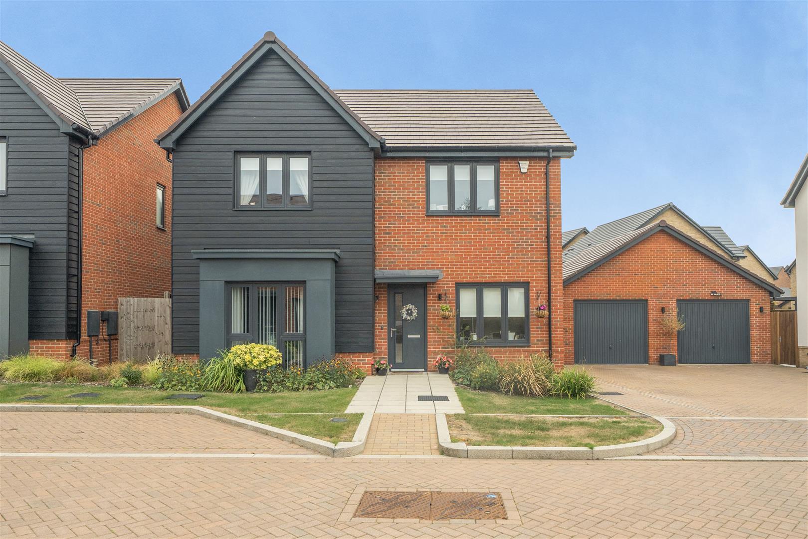 Hill Lane, Crowthorne, Berkshire, RG45 6WJ