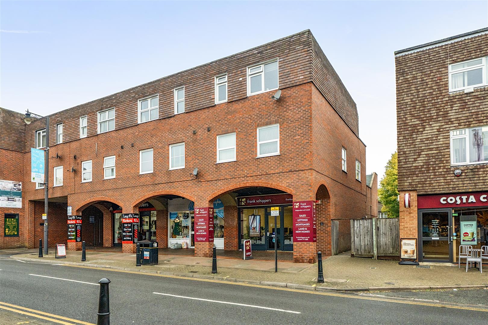 High Street, Crowthorne, Berkshire, RG45 7AT