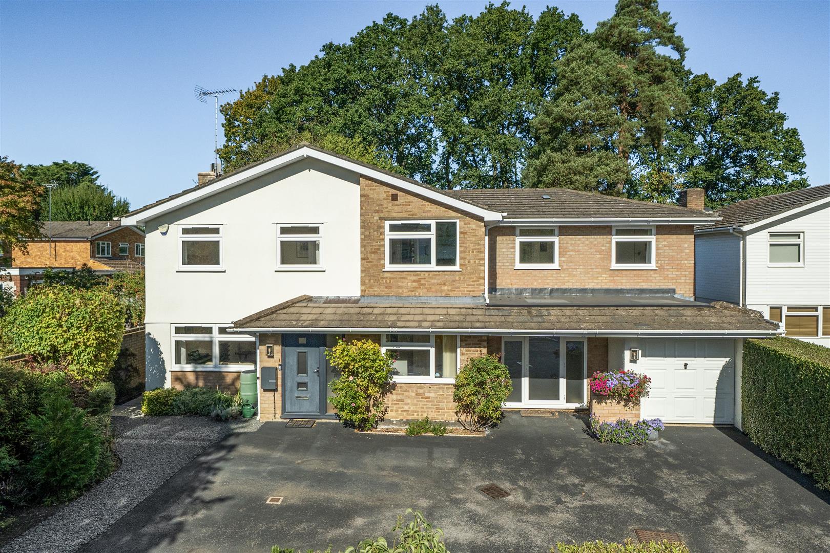 Barwell Close, Crowthorne, Berkshire, RG45 6DX