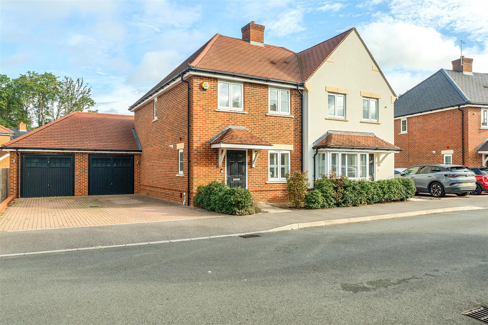 Swords Drive, Crowthorne, Berkshire, RG45 6GS